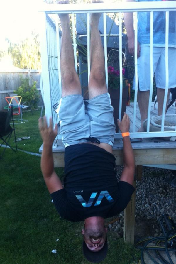 lanecgordon's tweet photo. Who planks anymore @lancerisseeuw http://t.co/idLf5fZx