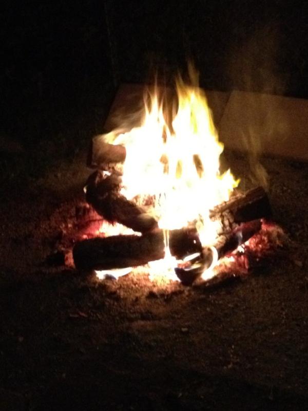 DP_57's tweet photo. @galvini @pomaltais ti feu tranquille ak des Amis pi mon Pere est en vacances #spa #feu #bindufun http://t.co/Gg8Ys611