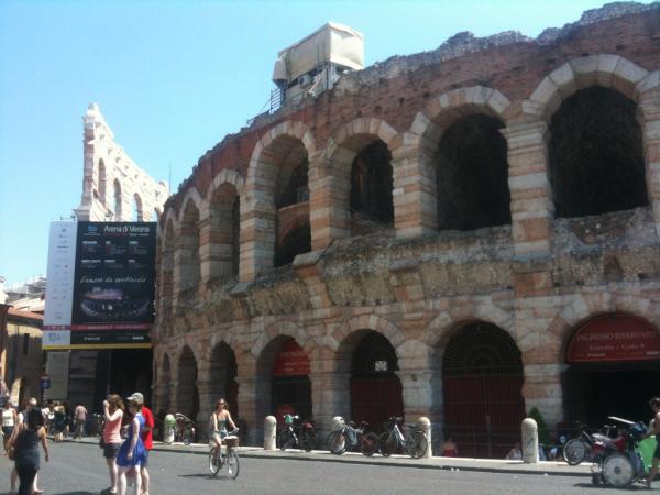 DavideSambrotta's tweet photo. L'Arena!!!:) http://t.co/WIY6izGh