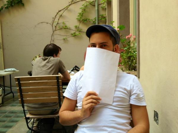 petovia's tweet photo. Tajnosti v Cafe Louvre http://t.co/nYtAxnUt