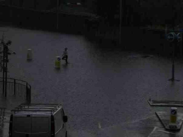 VerityWard_'s tweet photo. Tyne Dock in South Shields is... A dock #toonfloods http://t.co/aGiPGj71