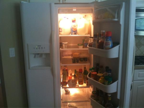 emilyruth97's tweet image. The only thing my fang ever has is milk. #gotothestore