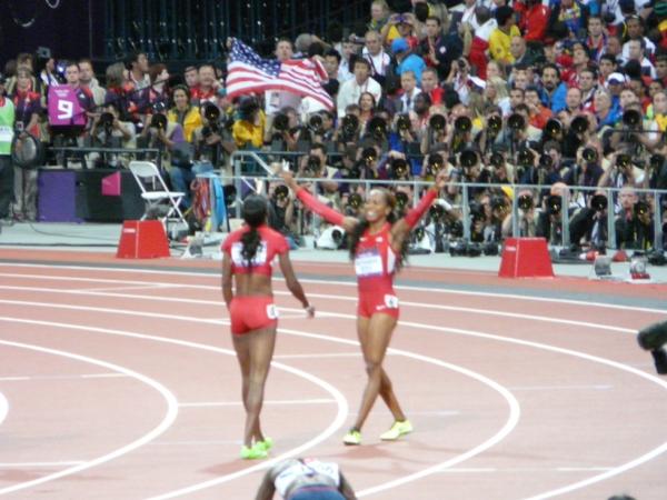 TeamUSA's tweet photo. Presenting your 400m #Olympic champion... @SanyaRichiRoss! http://t.co/lrNjdtF2