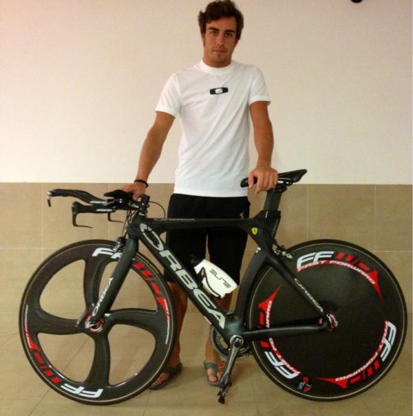 “<a href="/alo_oficial/">Fernando Alonso</a>: La máquina está lista..

The machine is ready.. ” cc <a href="/Fransitorra/">Xavier</a>