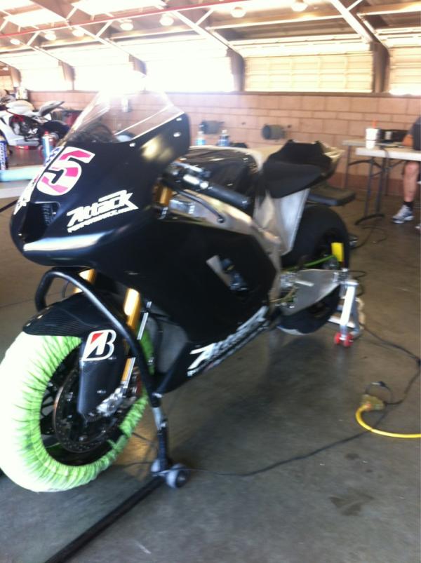 badrapp's tweet photo. New gas tank overnite , that's good service ! http://t.co/QJEpIPBA