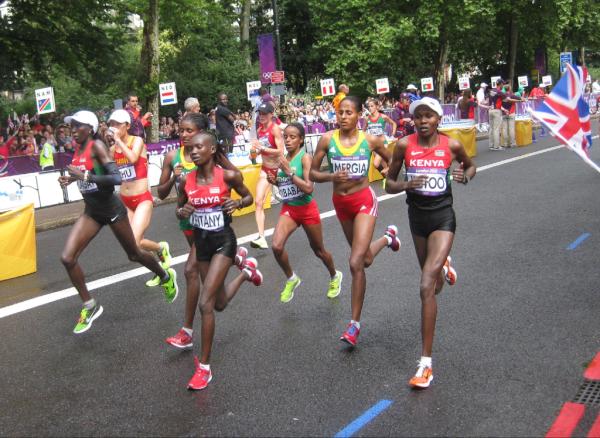JuliaTuckShoes's tweet photo. Loving #London2012 #marathon http://t.co/L6313Y72