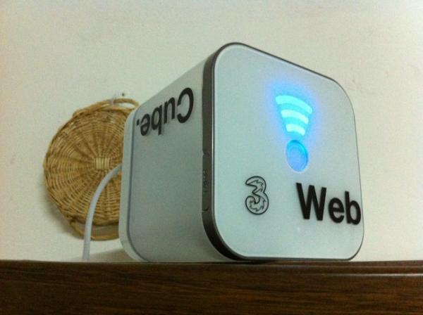 valelosci's tweet image. Santo #WebCube che ci fai connettere dove altrimenti non si potrebbe... #Tre.it