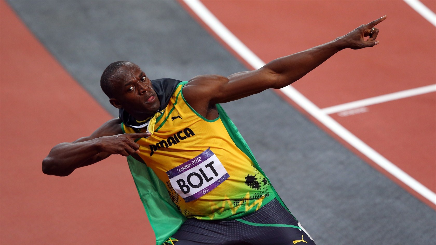 Barack Obama does the lightning bolt pose with Usain Bolt | For The Win