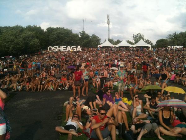 dghhughes's tweet photo. I'm wet. #splashzone #notintopeoplethesedays #rainstorms http://t.co/PKYiXXjt