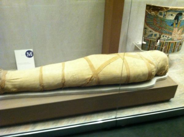 HeatherH_NJ's tweet photo. Mummy at the Met!  #nyc #metmuseum http://t.co/xBG8Iah2