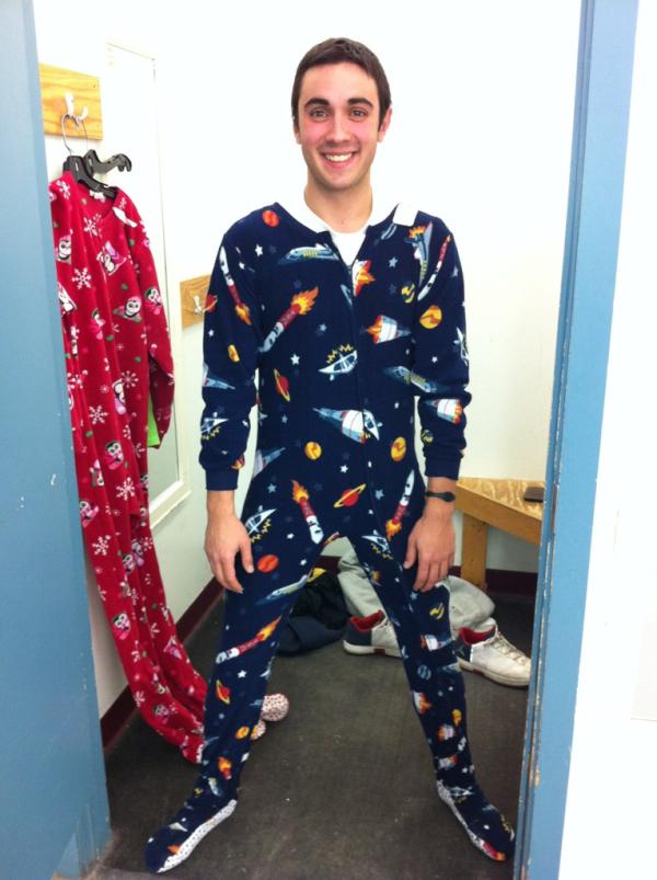 atkacz's tweet image. #ThingsFasterThanUsainBolt me making friends wearing this
