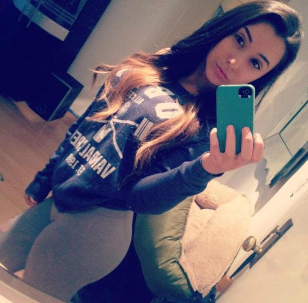 wmtrip's tweet photo. @girlsinyogapant  I heart Yoga Pants. http://t.co/ZxRgayQL