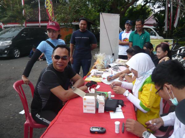IniTabanan's tweet photo. wow RT @K24Tabanan: Bpk Mantan Bupati Tabanan (Bpk Adi W) turut serta dalam cek gula darah , cc @IniTabanan http://t.co/x2b4qCAx