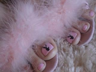 Bunnies on my toes:) http://t.co/CXMmy3K6<a href="/tag/justinbieber"class="tags"><span>#justinbieber</span></a><a href="/tag/believemovie"class="tags"><span>#believemovie</span></a>