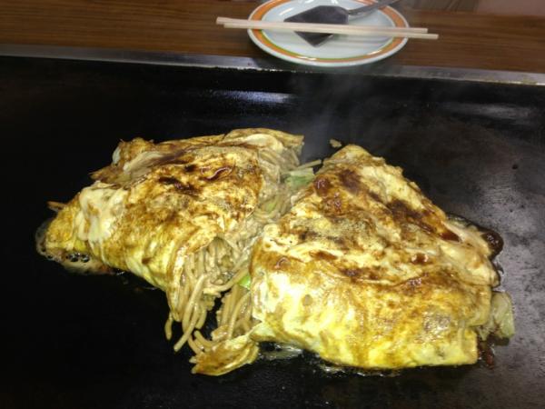olion89's tweet photo. いきてたんだなwwwRT @MAR_musiq これ、芳月のオムそばじゃい！どや！こんな時間でもヨダレたれそうやろ⁈ http://t.co/jttba7oT