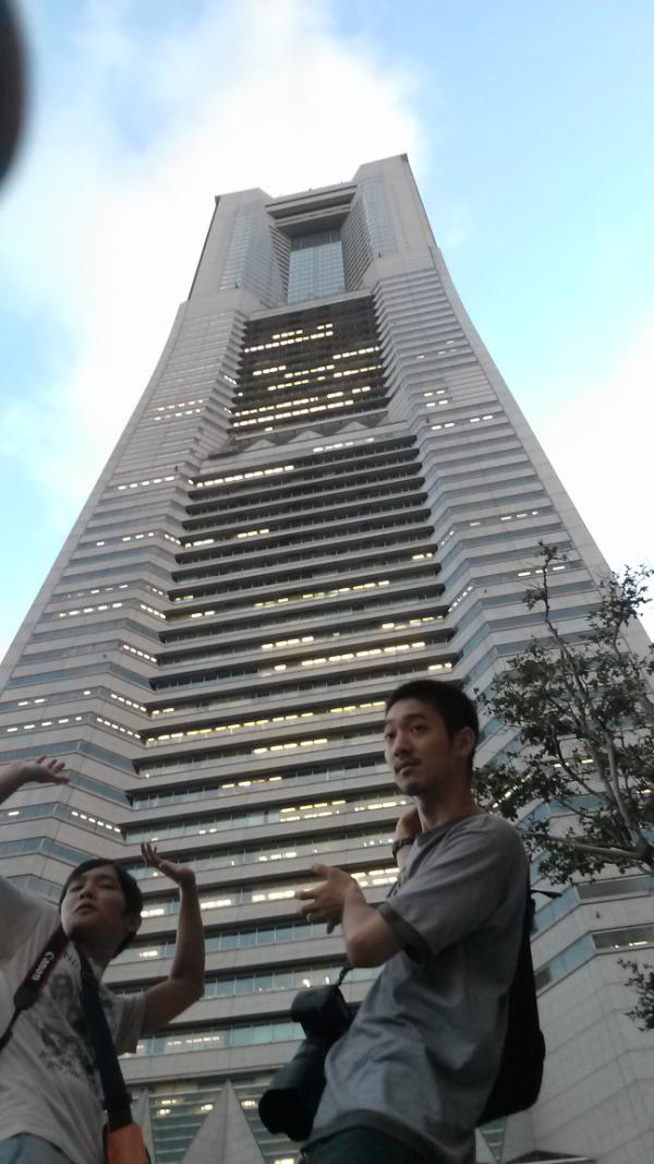 munaopu24's tweet photo. 奥田くんとまーしーでランドマークタワー http://t.co/EXubnamc