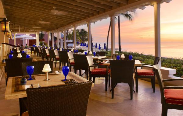 ¡Disfrutar del #amanecer junto al #mar mientras desayunas! ¡RT si desearías #despertaraquí en #Barbados!