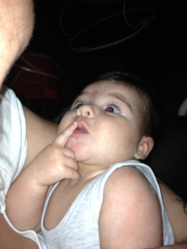 DavidCorleoneTw's tweet photo. heeeuuu je pense que je vais rester avec mon daddy hihihi http://t.co/xRCszXqh
