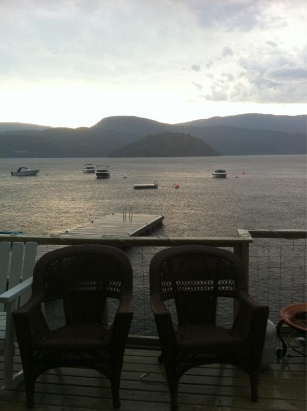 soapqueen16's tweet image. Thunderstorm at the lake #veryrefreshing