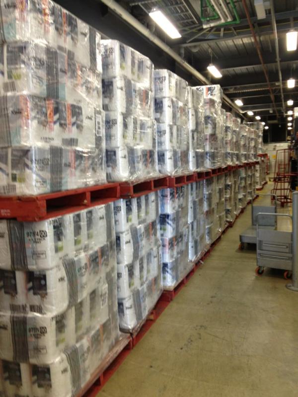 ChrisBarrett16's tweet photo. Toilet Paper anyone http://t.co/T8er5WC6