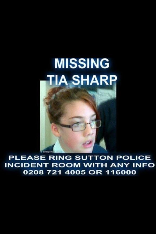 faymousfaye's tweet photo. @JoeyEssex_ @SamanthaFaiers  pls RT 12yr old TIA SHARP is still MISSING. Pls every1 rt!! #findtiasharp http://t.co/wxsjRcJv