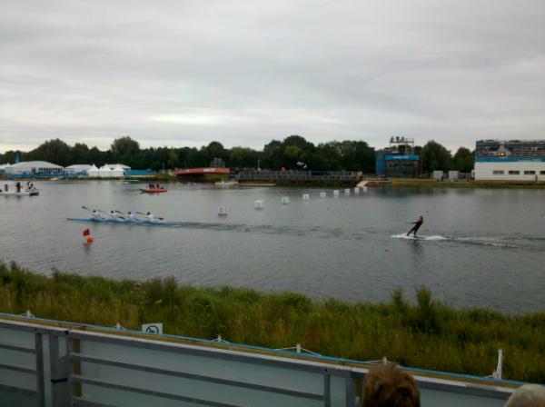 mikekelly1973's tweet photo. Kayak pulling a wakeboard at Eton Dorney #noengineneeded http://t.co/sieug62N