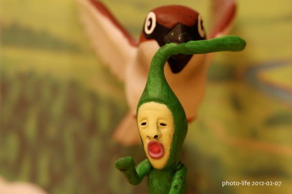 こびとづかん Bot Na Twitterze クサマダラオオコビト 草むらで鳥に追いかけられる 捕まる くわえられる 鳥が誤ってくわえていた コビトをキュウリ畑に落とす キュウリと間違い出荷される 店頭に並ぶ Http T Co C1oknoqe こびとづかん Bot Na Twitterze クサマダラオオコビト 草むらで鳥に追いかけられる 捕まる くわえられる 鳥が誤ってくわえていた コビトをキュウリ畑に落とす キュウリと間違い出荷される 店頭に並ぶ Http T Co C1oknoqe