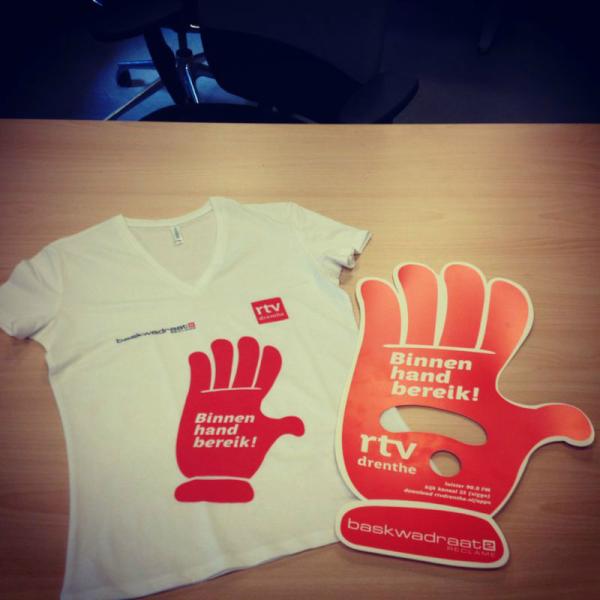 Telenga Textieldruk levert shirtbedrukking voor @baskwadraat en <a href="/RTVdrenthe/">RTV Drenthe</a>. Klaar voor #goudenpijl #emmen #wielrennen!