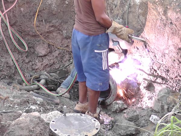 covinea's tweet photo. La @GobAnzoategui ha asumido la ampliación y limpieza de todos los drenajes del Municipio Urbaneja @pcurbaneja #Tarek http://t.co/1NeUr37S