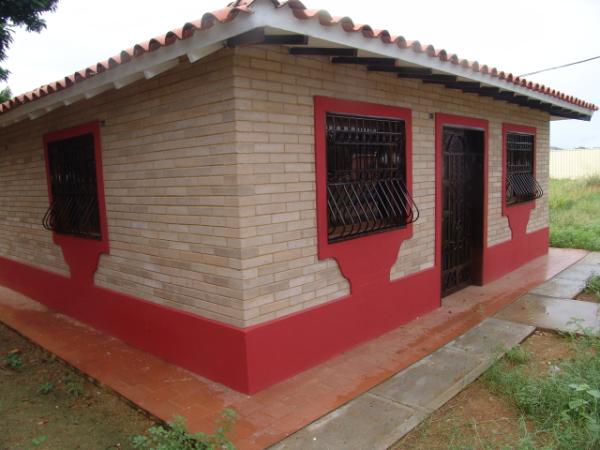 FUNDALADRON's tweet photo. Las viviendas ecológicas,son una opción de hogares dignos para las familias falconianas y para el desarrollo de GMVV http://t.co/nPAGYyka