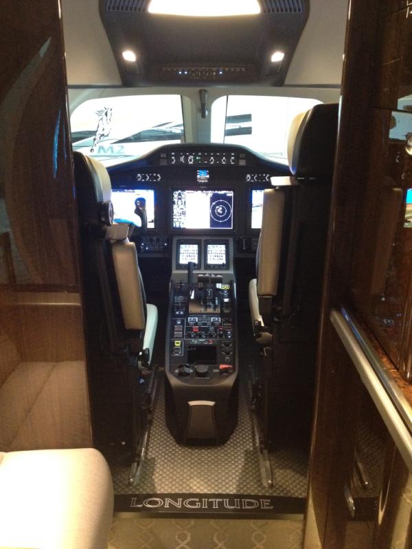 Cessna's tweet photo. Two amazing airplanes, one awesome picture. How could you not be #TeamCessna? http://t.co/w01pOjl2