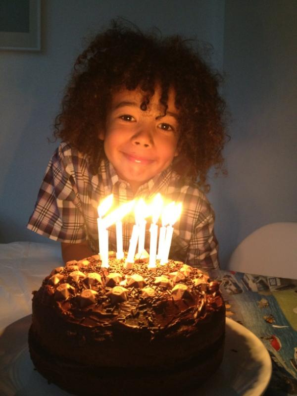 ZoeyBenjamin's tweet photo. Birthday boy http://t.co/AZVEgcOk