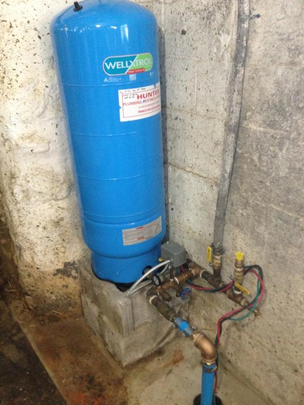 StuartmereFarms's tweet photo. Installed a new pressure system in the barn today. More water = happier cows = more milk in the tank = PROFITABILITY! http://t.co/k8g9ksHE