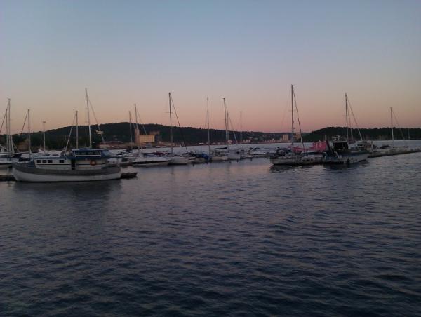 ExploreOslo's tweet image. Beautiful sunset at Aker Brygge, Oslo.
