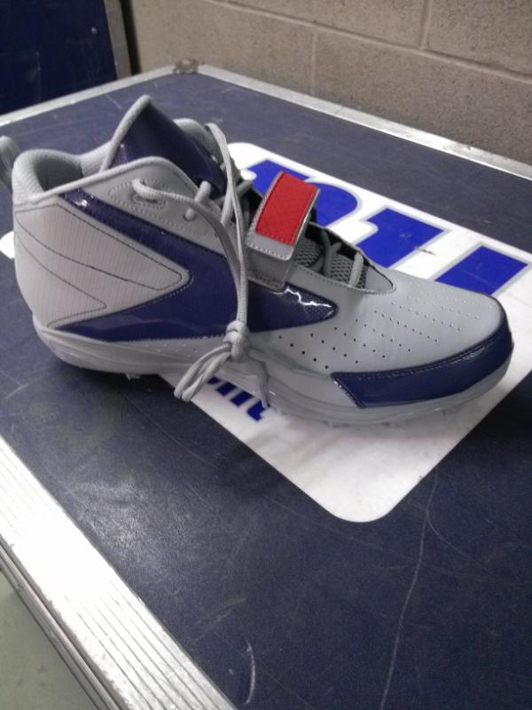 Giants's tweet photo. Two time #SBMVP Eli Manning gets two different SMU shoes to choose from this year... @giantspathanlon @blancoshadow http://t.co/8KYVbVx5