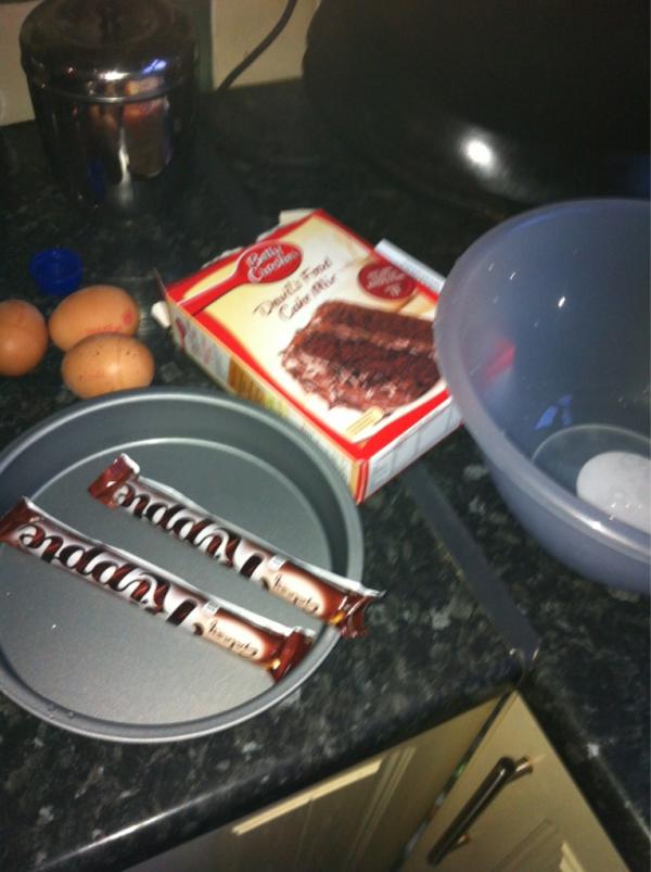 Nicole19923's tweet image. So We Baked A Cake 😏 #FromThis