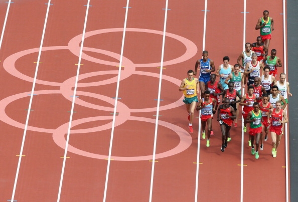 L2012StadiumCam's tweet photo. Nice of you @Craig_Mottram to avoid stepping on the Olympic Rings for my photo! #London2012 http://t.co/uxNkPm8K
