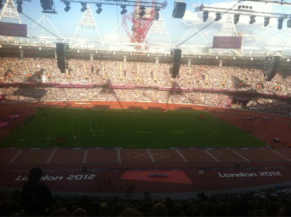 benralphdavies's tweet photo. @Lucyko20 not bad seats! http://t.co/cpmWnbNl