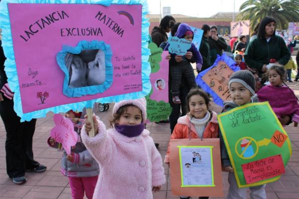 Alumnos de jardines infantiles de #nancagua marcharon esta mañana en apoyo a la lactancia materna