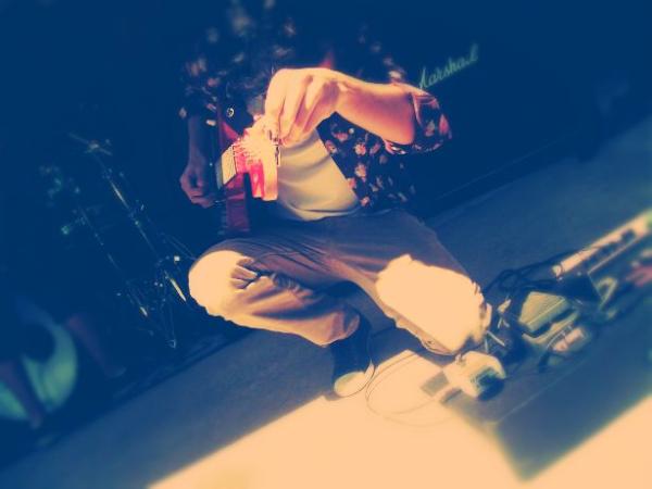 adivinen quien es?  ... si es charly de <a href="/Hot_Sugar_Mama/">Hot Sugar Mama</a> (kinal 2012)