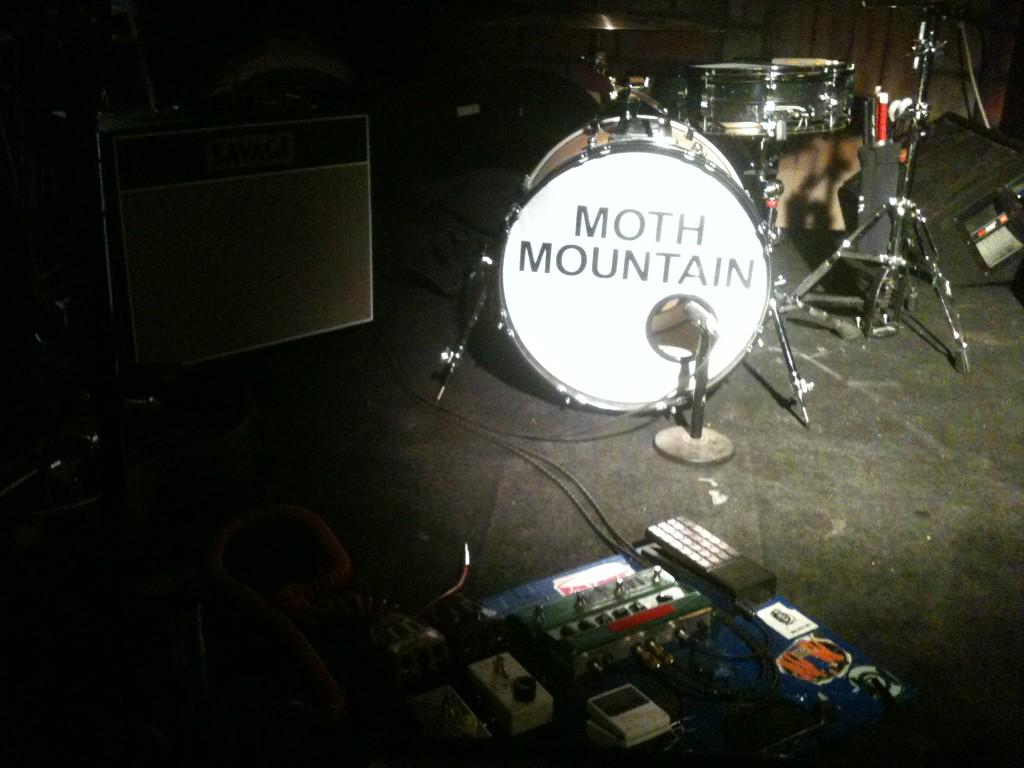 WhaleHouseMusic's tweet photo. @m0thmountain about to kick off the night! Join us in #lacrosse at JBs Speakeasy. @rswmuzik #redskywarning #rocknroll http://t.co/9TOQ9iWEXh