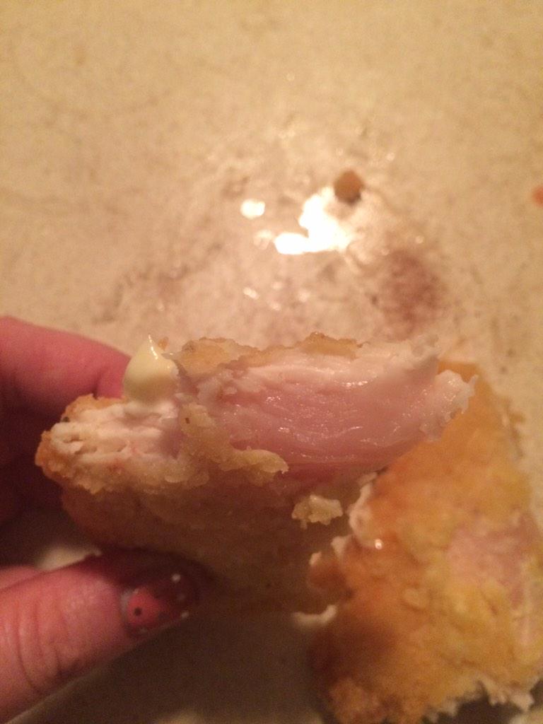 RachelLomurno's tweet photo. I just ate raw chicken from Wendy's. #Wendy's #gross http://t.co/gB6GbCYlSt
