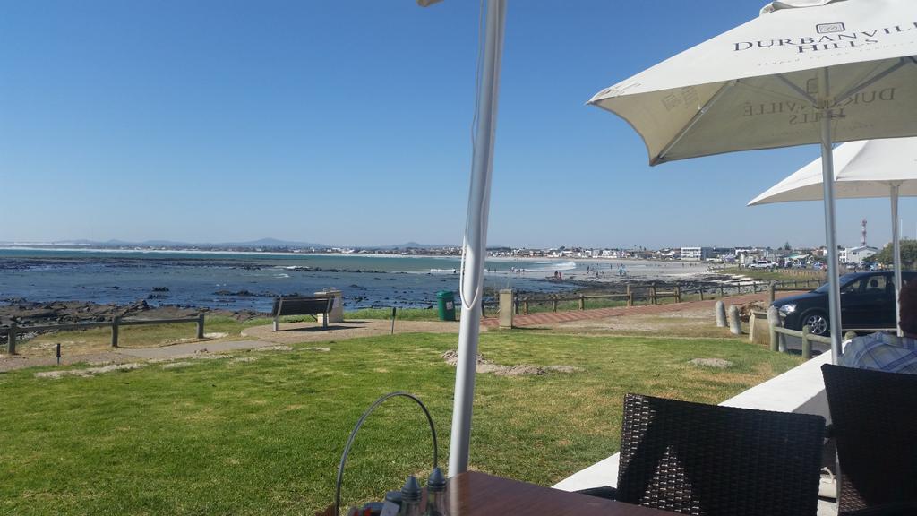 Teresa_DSS's tweet photo. @CastellaAmareCT A very early dinner in #Melkbosstrand http://t.co/dvhzpc2b9n