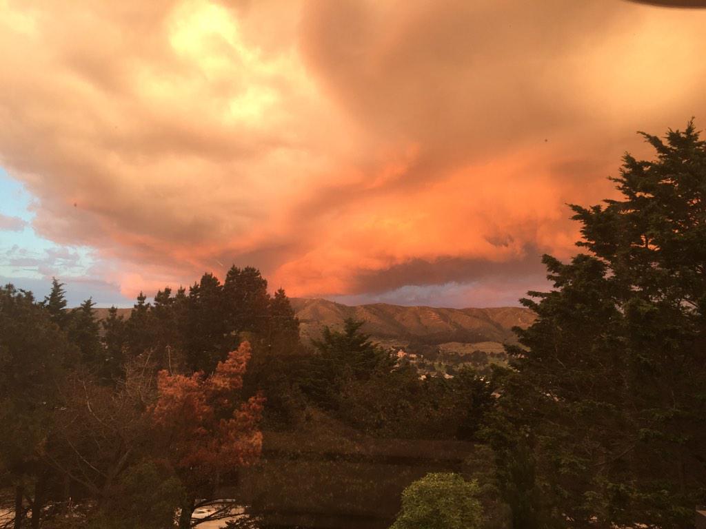 JMWeible's tweet photo. @MarkTamayoKTVU Looked like a twister was forming! http://t.co/H1uNvhkiXo