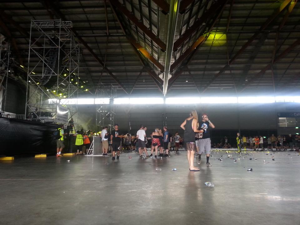officialjenncam's tweet photo. Stage 3 is where it at #whosmells #Soundwave2015 http://t.co/wUU6GuSx07