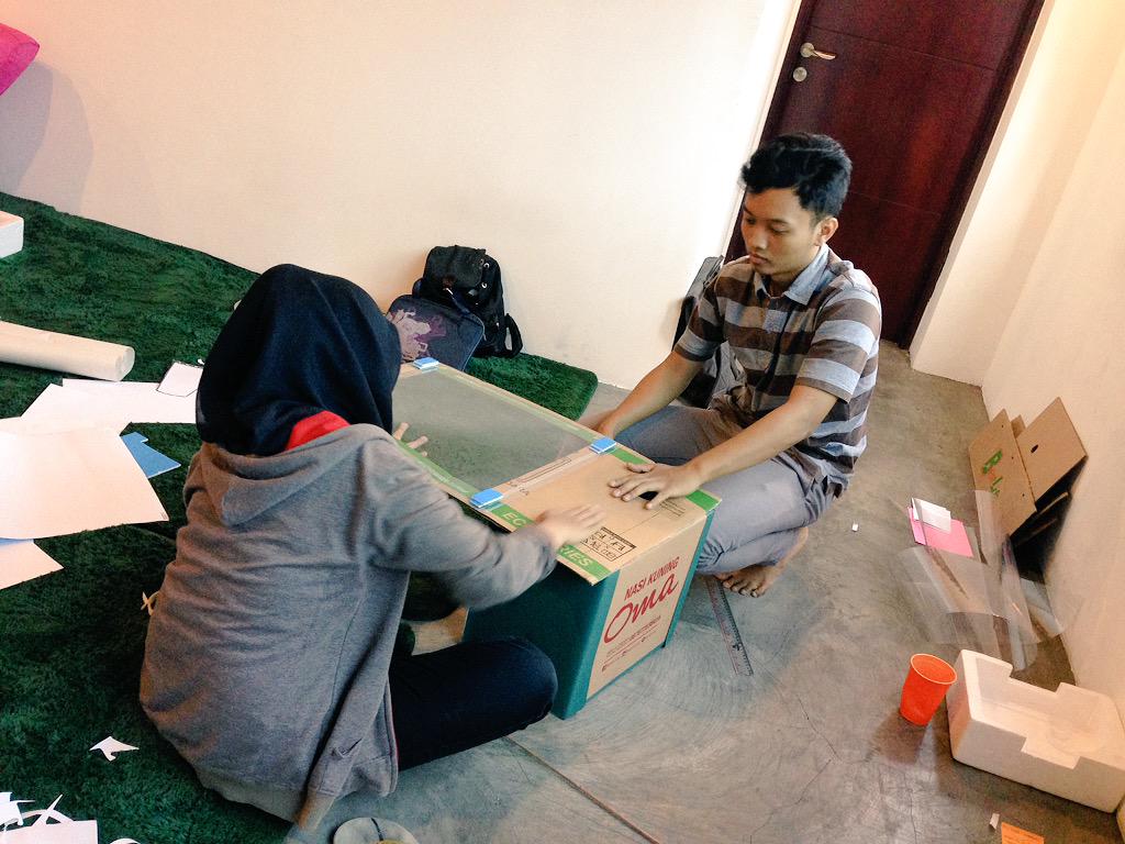 JKTServiceJam's tweet photo. It's all about prototyping! Create, test &amp; improve #GSJam #JKTsjam @GSJam @Crazy_Hackerz @SomiaCX http://t.co/ayDzmKmYtS