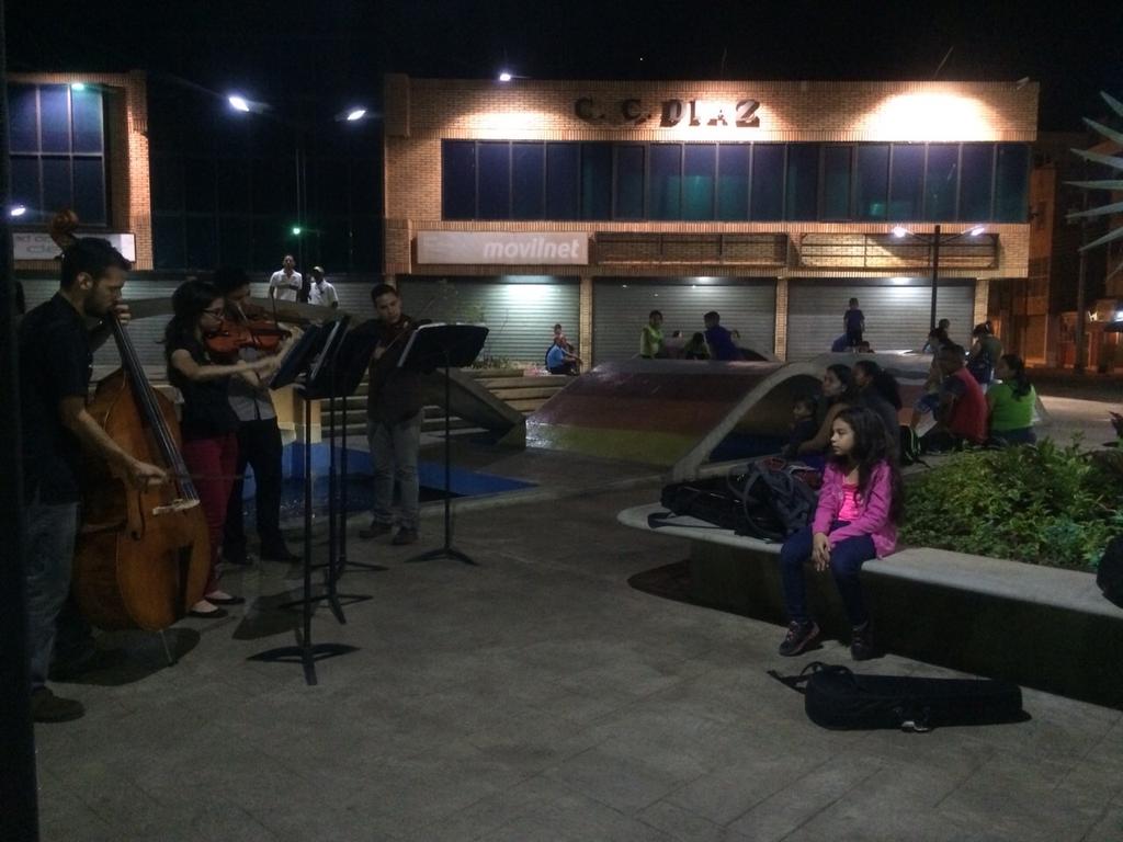BiaggiMiguel's tweet photo. @elsistema @fosjiet #ElSistemaCumple40 http://t.co/8bj6ydGo1r
