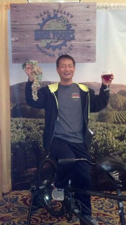 willbikeforwine's tweet photo. We had a blast! GO, runners!#NapaValleyMarathon RT @MikeWillmarth: @willbikeforwine photo booth @NVMarathon Expo.  http://t.co/ShIAxZrAhy
