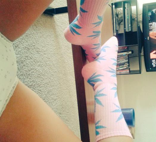 Cotton candy + weed = ♡ #socks #weed #cozy http://t.co/bUHVZIgZqr<a href="/tag/socks"class="tags">#socks</a><a href="/tag/weed"class="tags">#weed</a><a href="/tag/cozy"class="tags">#cozy</a>