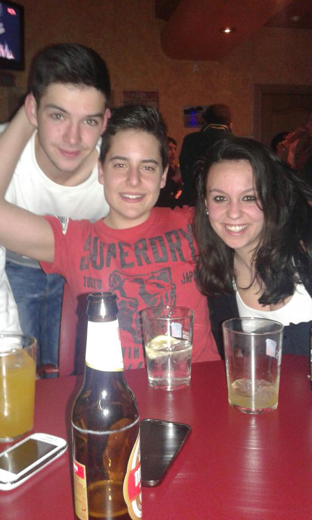 sandrycdh's tweet photo. #NocheDeNuestraCasa #ComoEnEsteSitioEnNingunLado @IntermedioPubCD 😍😍😍😘😘 http://t.co/VHdxrEKpAa